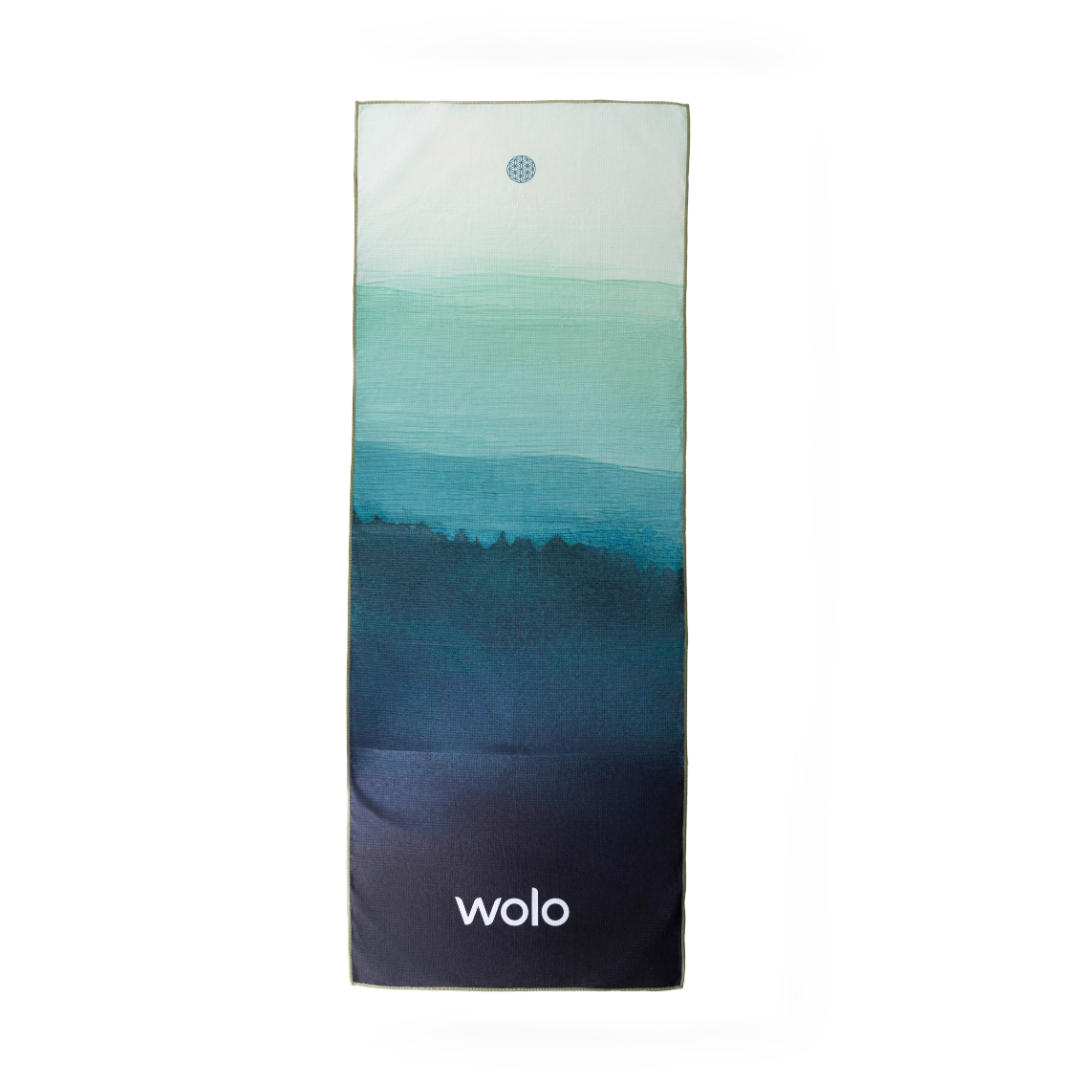 Yoga towel with gradient green design#color_verdant flow